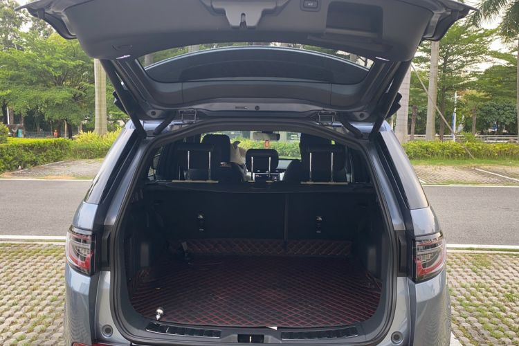 Used Land Rover Discovery Sport 2020 249 PS R-Dynamic Performance Tech Edition 5 Seats Trunk