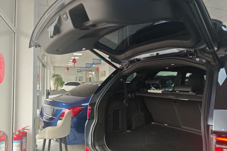 Used Land Rover Discovery Sport 2020 249 PS R-Dynamic Performance Tech Edition 7 Seats Trunk