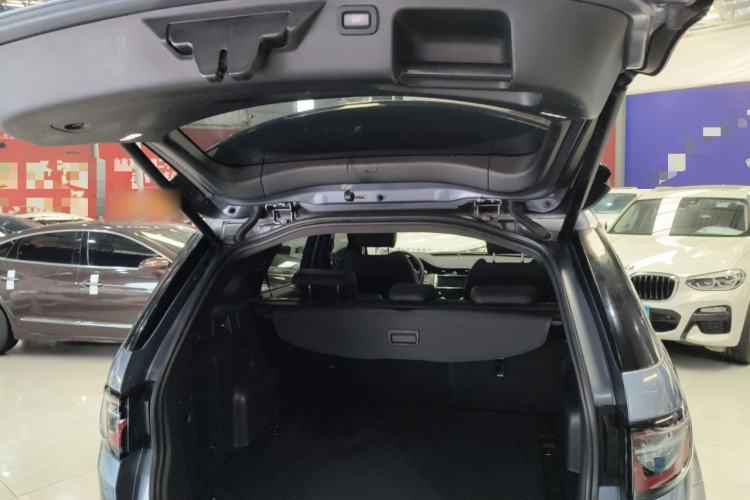 Used Land Rover Discovery Sport 2020 249 PS R-Dynamic Performance Edition Trunk