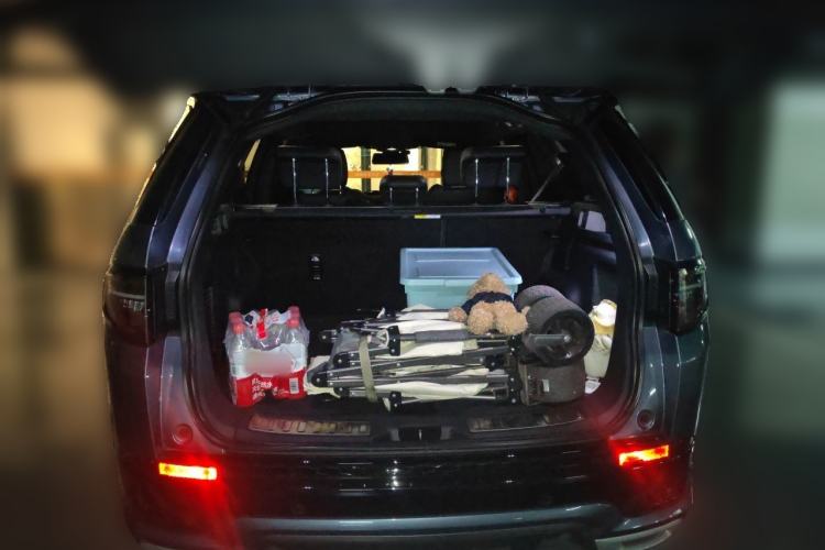 Used Land Rover Discovery Sport 2020 249 PS R-Dynamic Performance Tech Edition 5 Seats Trunk