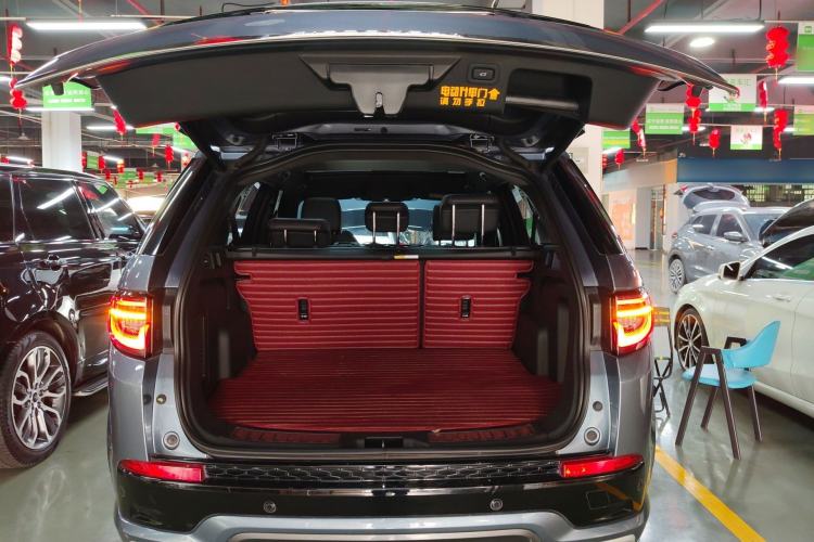 Used Land Rover Discovery Sport 2020 249 PS R-Dynamic Performance Edition Trunk