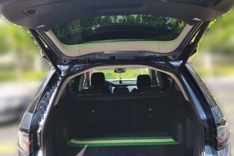 Used Land Rover Discovery Sport 2020 249 PS R-Dynamic Performance Edition Trunk