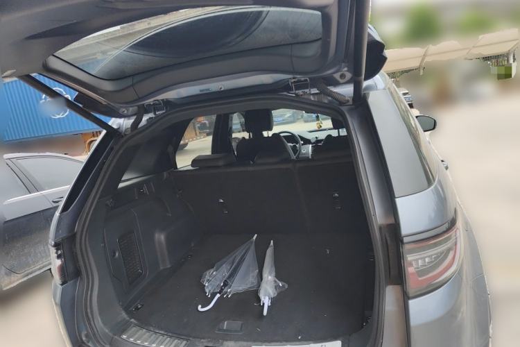 Used Land Rover Discovery Sport 2020 249 PS R-Dynamic Performance Edition Trunk