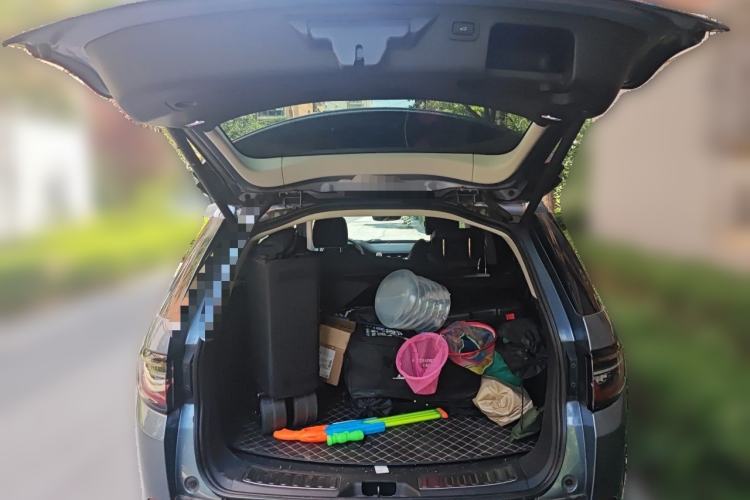 Used Land Rover Discovery Sport 2020 249 PS R-Dynamic Performance Edition Trunk