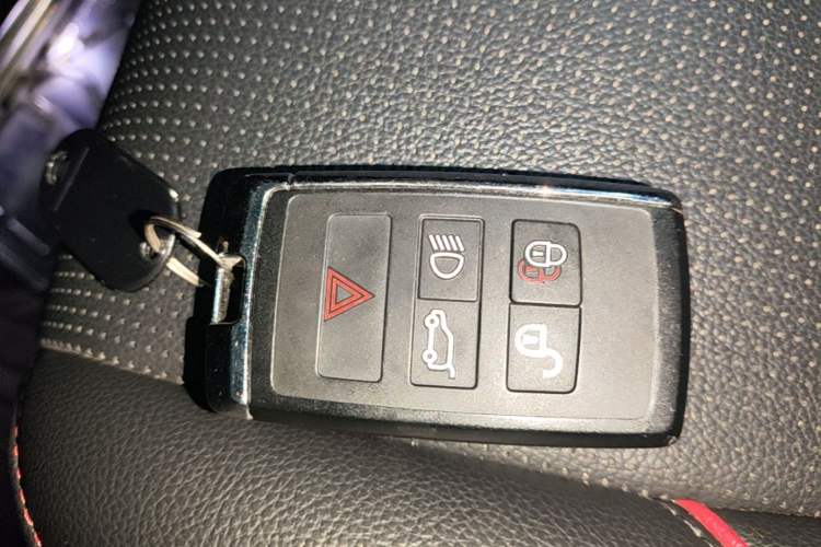 Used Land Rover Discovery Sport 2020 249 PS R-Dynamic Performance Edition Vehicle Key