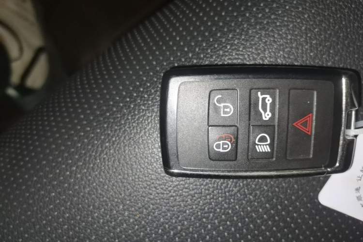 Used Land Rover Discovery Sport 2020 249 PS R-Dynamic Performance Tech Edition 5 Seats Vehicle Key