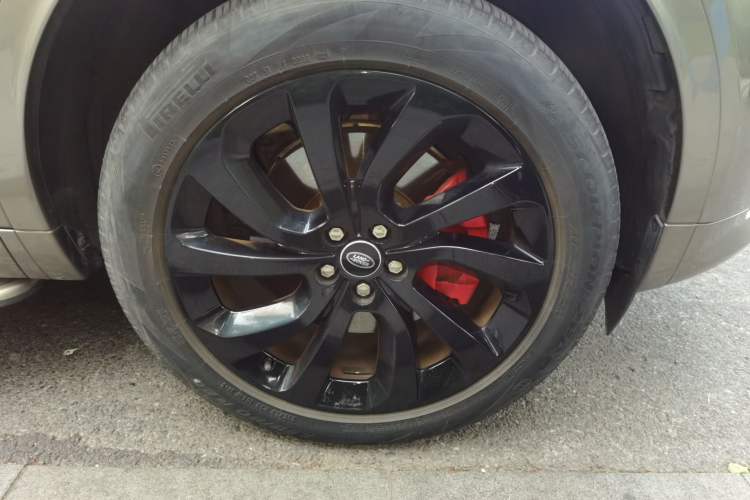 Used Land Rover Discovery Sport 2020 249 PS R-Dynamic Performance Edition Right Front Wheel Hub