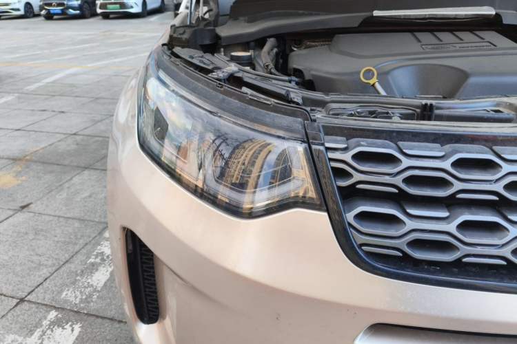 Used Land Rover Discovery Sport 2020 249 PS R-Dynamic Performance Edition Right Front Headlight