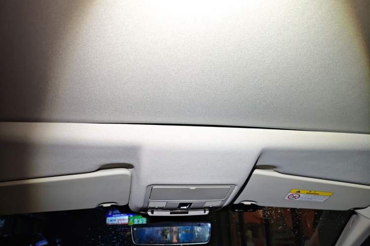 Used Land Rover Discovery Sport 2020 200 PS Family Edition Headliner