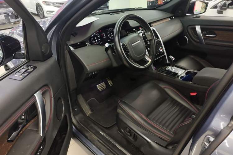 Used Land Rover Discovery Sport 2020 249 PS R-Dynamic Performance Tech Edition 5 Seats Driver Seat