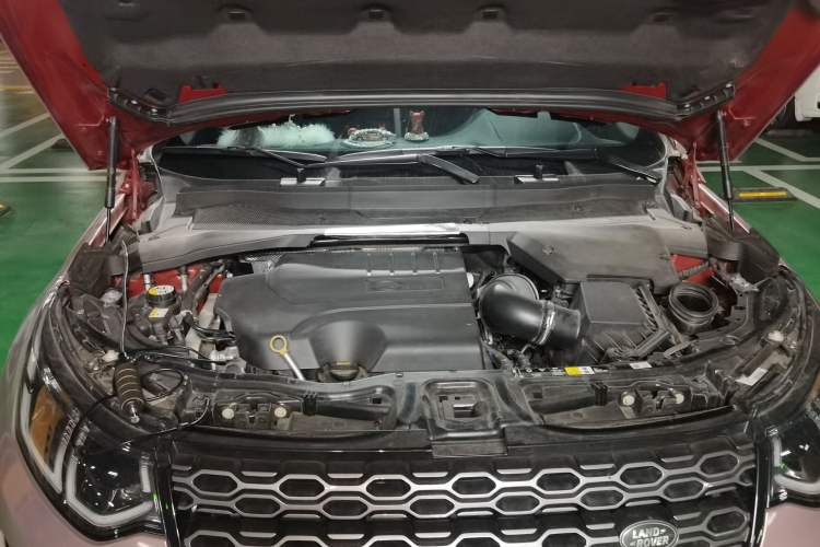 Used Land Rover Discovery Sport 2020 249 PS R-Dynamic Performance Tech Edition 7 Seats Engine Bay