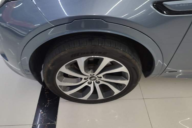 Used Land Rover Discovery Sport 2020 249 PS R-Dynamic Performance Tech Edition 5 Seats Exterior 4
