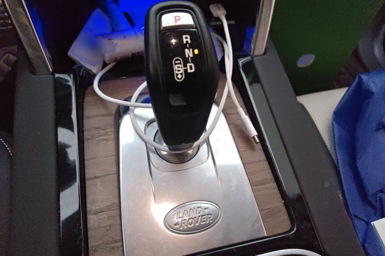 Used Land Rover Discovery Sport 2020 249 PS R-Dynamic Performance Edition Gear Lever
