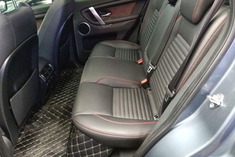 Used Land Rover Discovery Sport 2020 249 PS R-Dynamic Performance Edition Left Rear Seat
