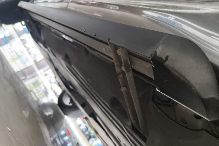 Used Land Rover Discovery Sport 2020 249 PS R-Dynamic Performance Edition Left Side Sill