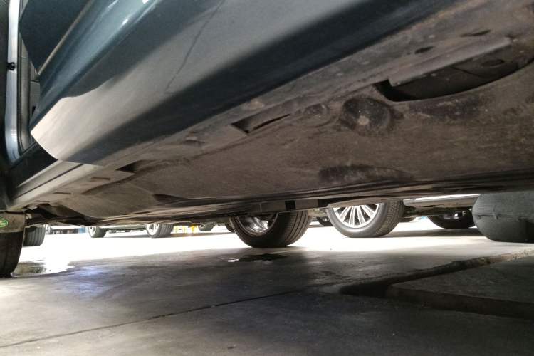 Used Land Rover Discovery Sport 2020 249 PS R-Dynamic Performance Edition Left Side Sill