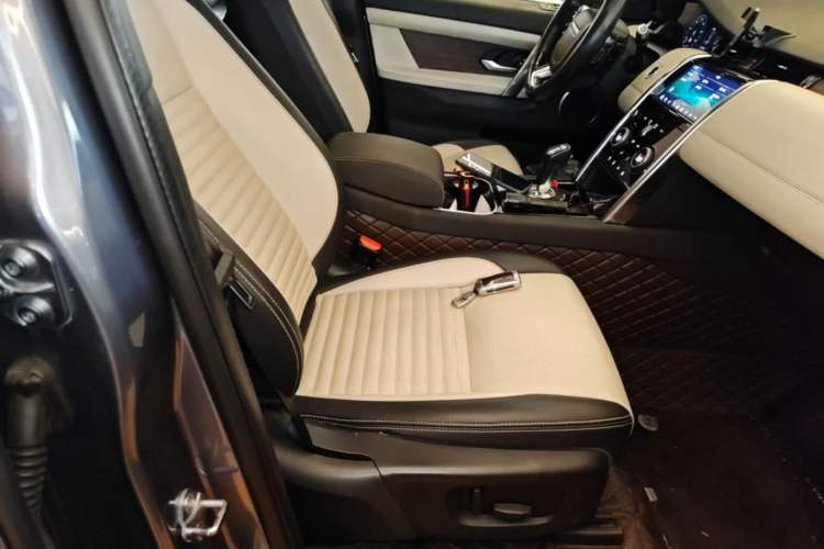 Used Land Rover Discovery Sport 2020 249 PS R-Dynamic Performance Edition Right Front Seat