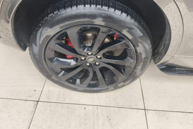 Used Land Rover Discovery Sport 2020 249 PS R-Dynamic Performance Edition Right Rear Wheel Hub