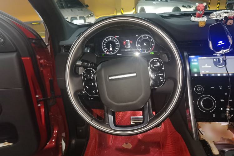 Used Land Rover Discovery Sport 2020 249 PS R-Dynamic Performance Tech Edition 7 Seats Steering Wheel
