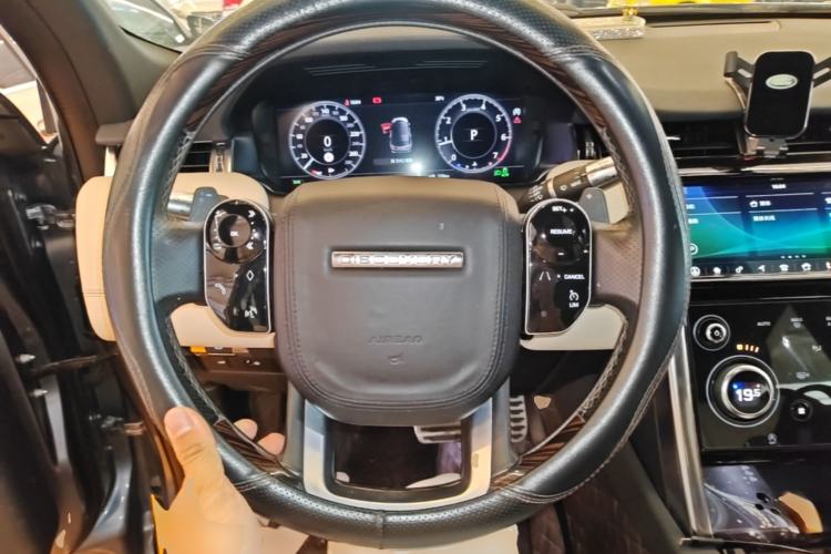 Used Land Rover Discovery Sport 2020 249 PS R-Dynamic Performance Edition Steering Wheel