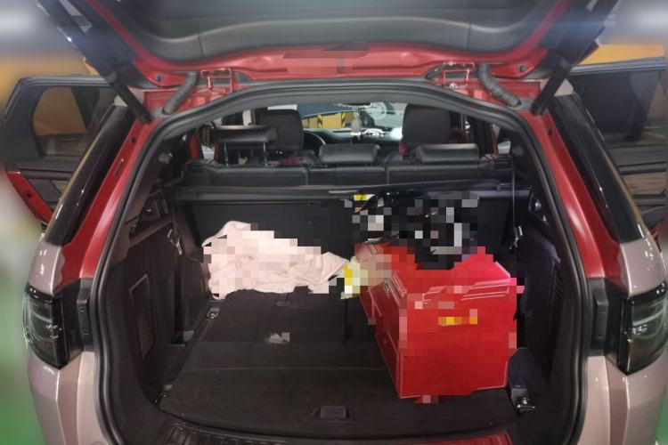Used Land Rover Discovery Sport 2020 249 PS R-Dynamic Performance Tech Edition 7 Seats Trunk