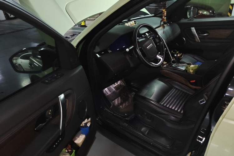 Used Land Rover Discovery Sport 2020 249 PS R-Dynamic Performance Tech Edition 5 Seats Driver Seat