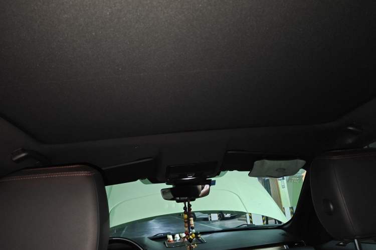 Used Land Rover Discovery Sport 2020 249 PS R-Dynamic Performance Tech Edition 5 Seats Headliner