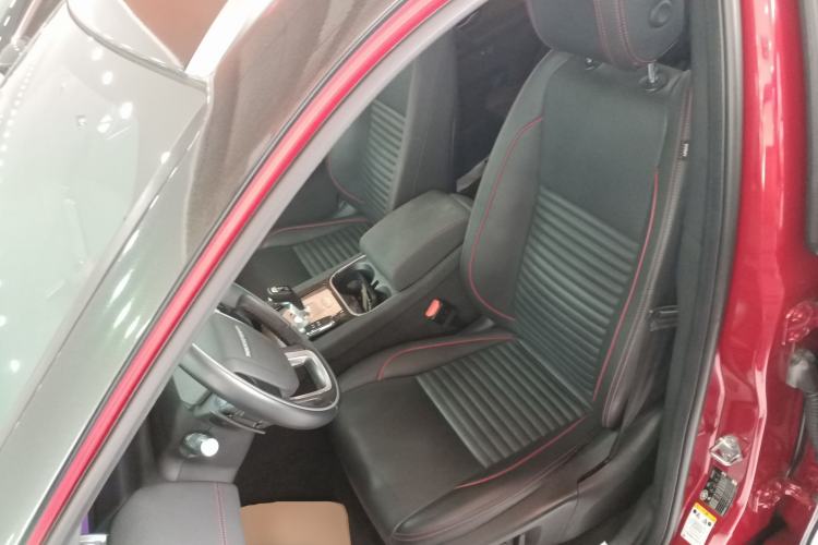 Used Land Rover Discovery Sport 2020 249 PS R-Dynamic Performance Tech Edition 7 Seats Left Front Seat