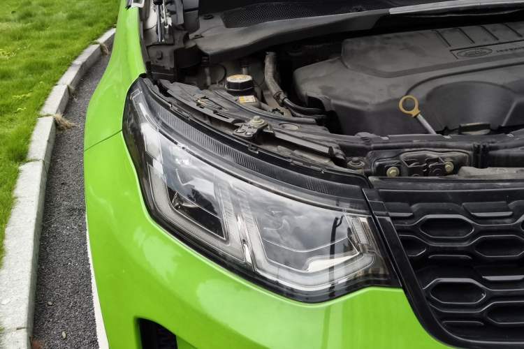 Used Land Rover Discovery Sport 2020 249 PS R-Dynamic Performance Edition Right Front Headlight