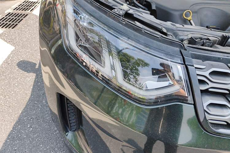 Used Land Rover Discovery Sport 2020 249 PS R-Dynamic Performance Edition Right Front Headlight