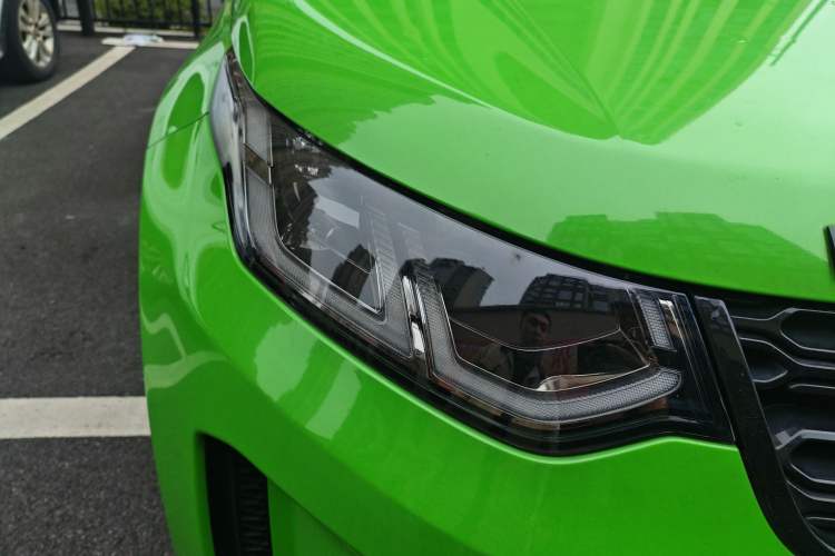 Used Land Rover Discovery Sport 2020 249 PS R-Dynamic Performance Edition Right Front Headlight