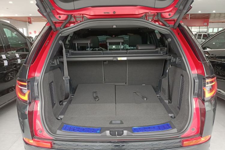 Used Land Rover Discovery Sport 2020 249 PS R-Dynamic Performance Tech Edition 7 Seats Trunk