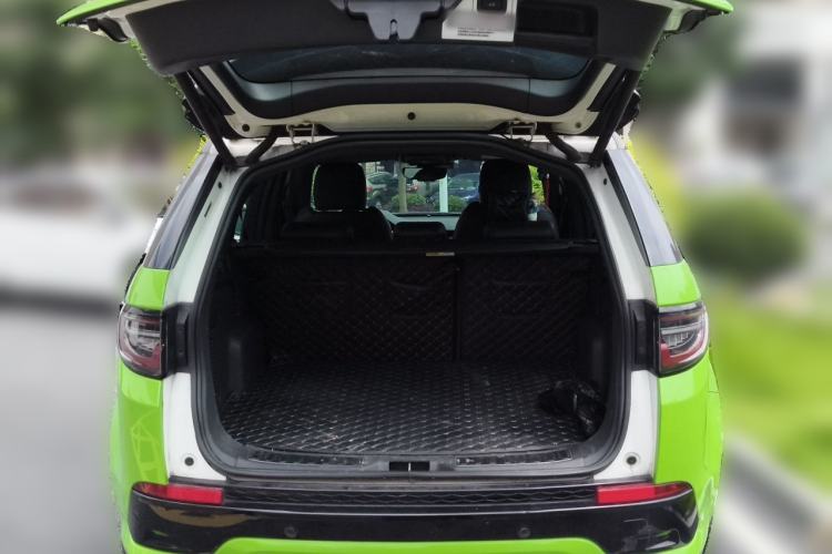 Used Land Rover Discovery Sport 2020 249 PS R-Dynamic Performance Edition Trunk