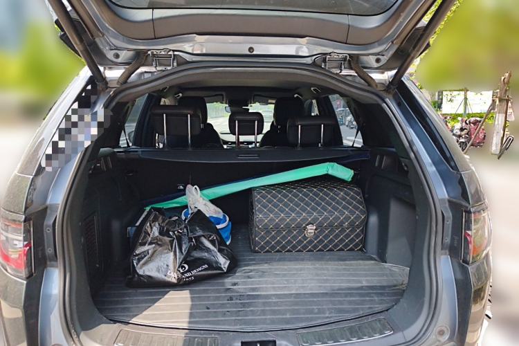 Used Land Rover Discovery Sport 2020 249 PS R-Dynamic Performance Edition Trunk