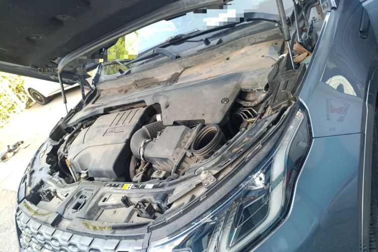 Used Land Rover Discovery Sport 2020 249 PS R-Dynamic Performance Edition Engine Bay Left