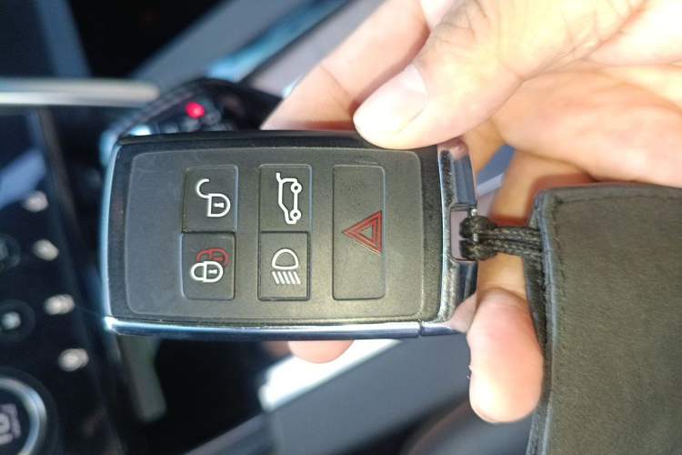 Used Land Rover Discovery Sport 2020 249 PS R-Dynamic Performance Edition Vehicle Key