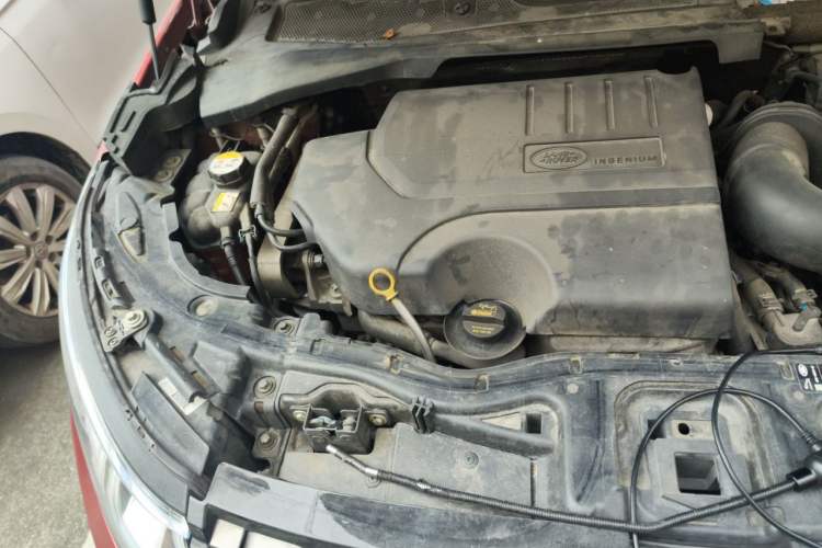 Used Land Rover Discovery Sport 2020 249 PS R-Dynamic Performance Edition Engine Bay Right