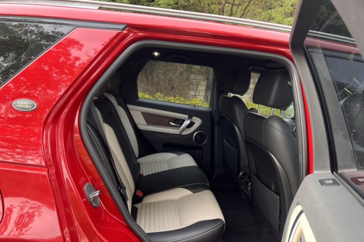 Used Land Rover Discovery Sport 2020 249 PS R-Dynamic Performance Edition Interior 1
