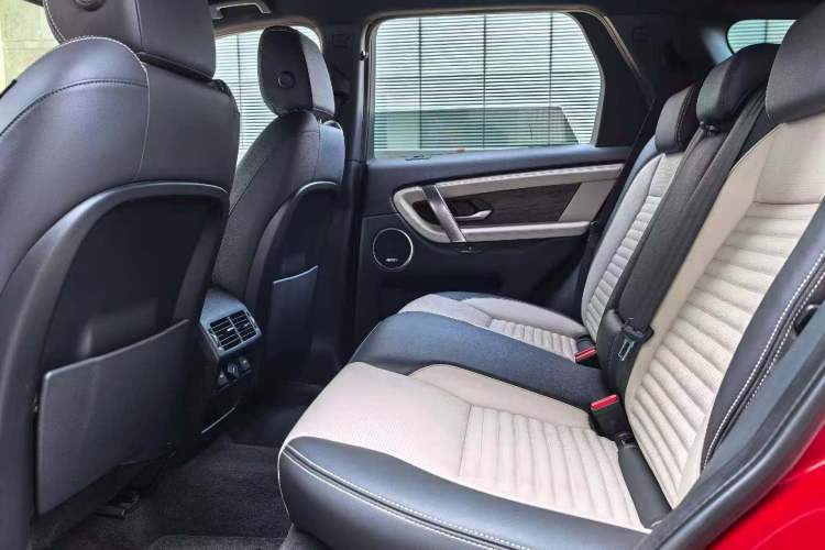 Used Land Rover Discovery Sport 2020 249 PS R-Dynamic Performance Edition Interior 2
