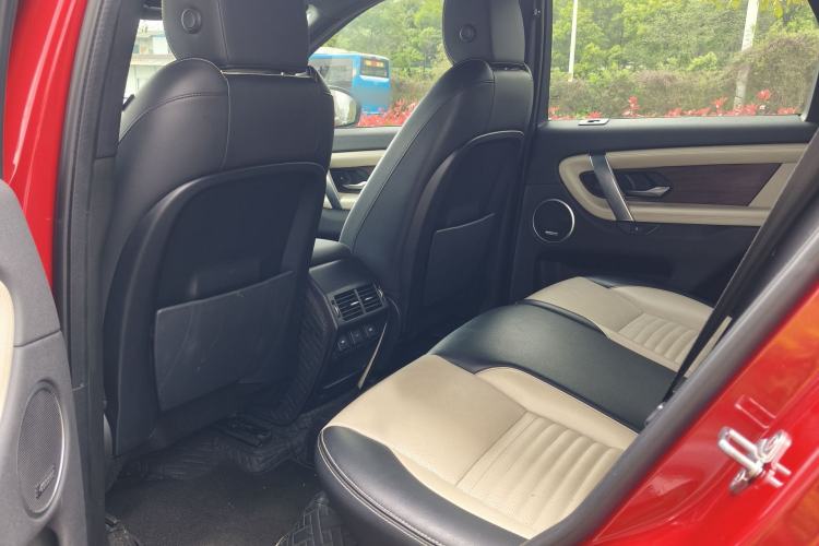 Used Land Rover Discovery Sport 2020 249 PS R-Dynamic Performance Edition Interior 3