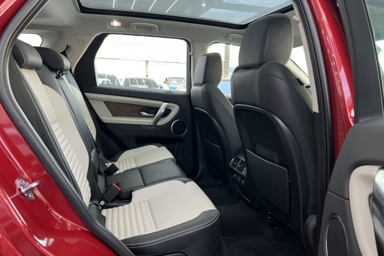 Used Land Rover Discovery Sport 2020 249 PS R-Dynamic Performance Tech Edition 7 Seats Interior 8