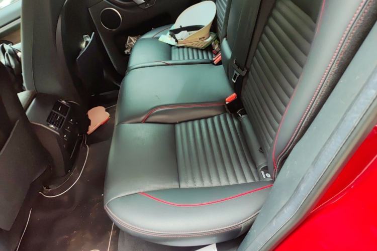 Used Land Rover Discovery Sport 2020 249 PS R-Dynamic Performance Edition Left Rear Seat