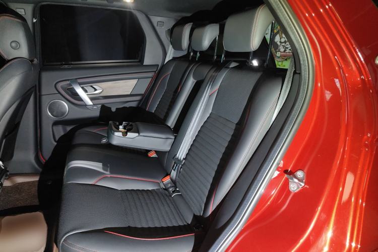 Used Land Rover Discovery Sport 2020 249 PS R-Dynamic Performance Edition Left Rear Seat