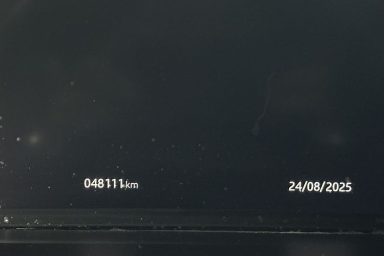 Used Land Rover Discovery Sport 2020 249 PS R-Dynamic Performance Edition Odometer Close Up
