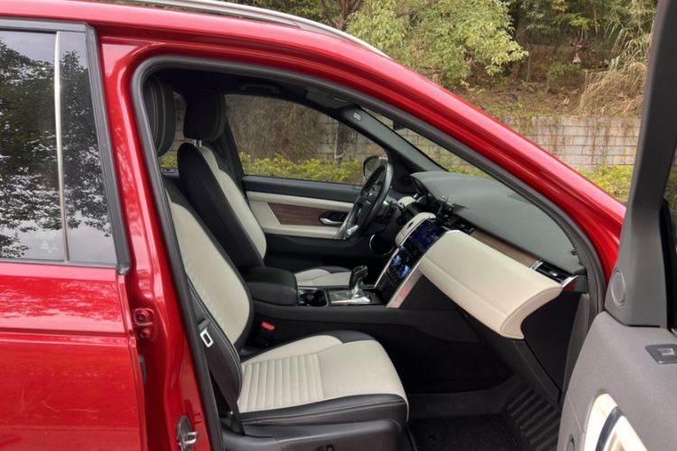 Used Land Rover Discovery Sport 2020 249 PS R-Dynamic Performance Edition Right Front Seat