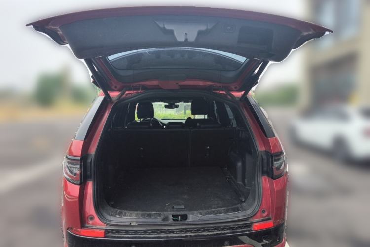 Used Land Rover Discovery Sport 2020 249 PS R-Dynamic Performance Edition Trunk