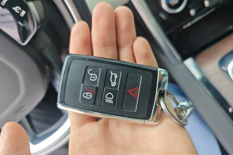 Used Land Rover Discovery Sport 2020 249 PS R-Dynamic Performance Edition Vehicle Key