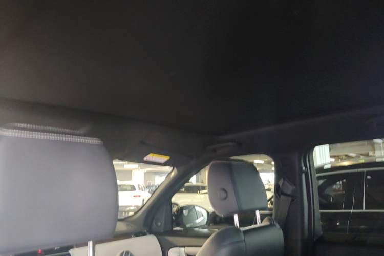 Used Land Rover Discovery Sport 2020 249 PS R-Dynamic Luxury Custom Edition Headliner