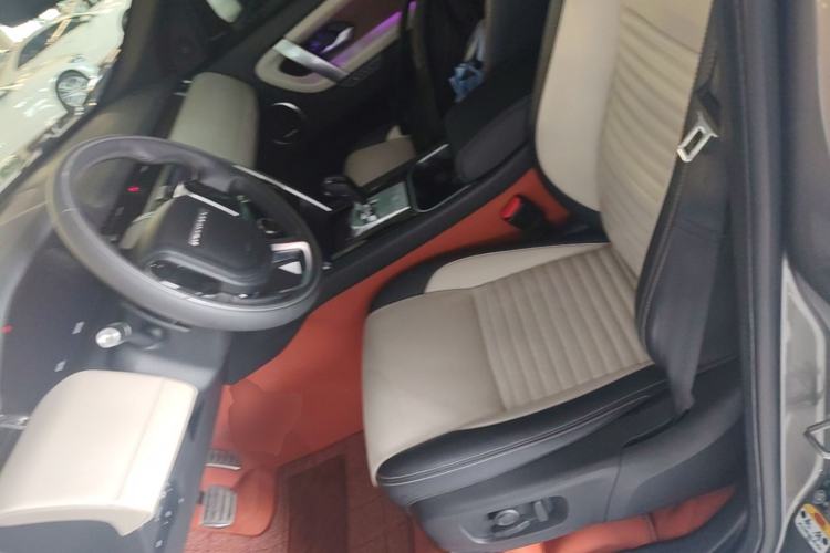 Used Land Rover Discovery Sport 2020 249 PS R-Dynamic Luxury Custom Edition Left Front Seat