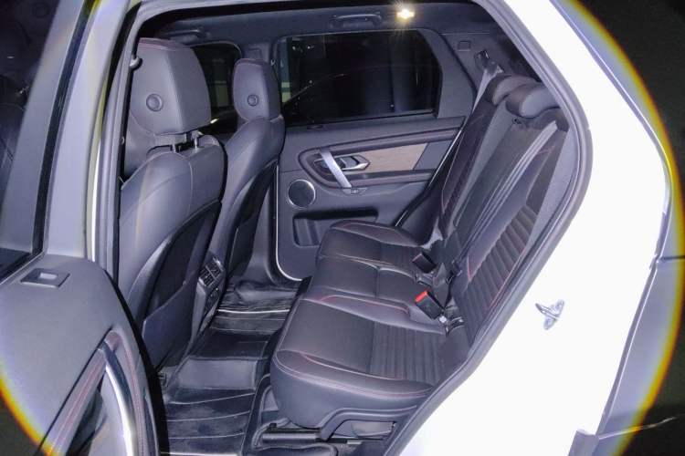 Used Land Rover Discovery Sport 2020 249 PS R-Dynamic Performance Tech Edition 7 Seats Left Rear Seat